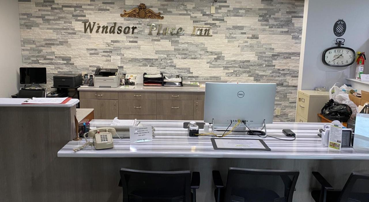 Windsor Place Inn プレーリー・ドゥ・シーン エクステリア 写真
